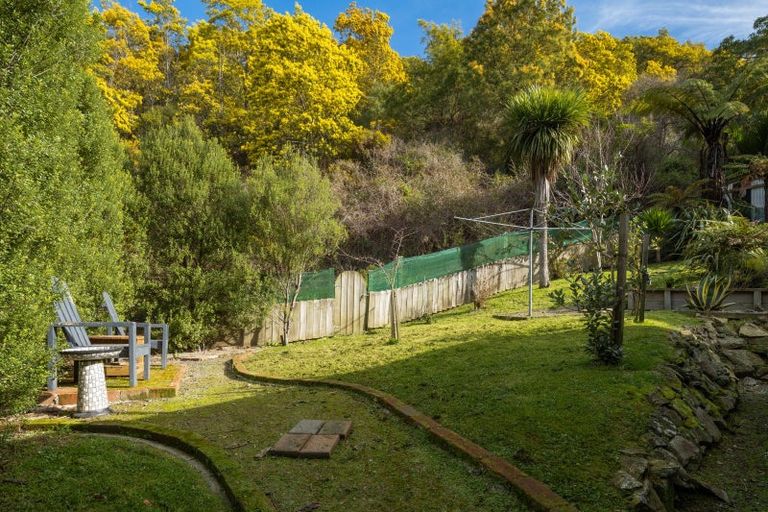 Photo of property in 17 Garden Terrace, Picton, 7220