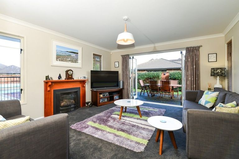 Photo of property in 14 Rosewood Court, Huntington, Hamilton, 3210