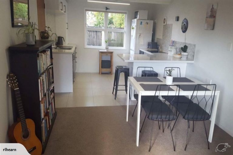 Photo of property in 6 Murray Road, Te Atatu Peninsula, Auckland, 0610