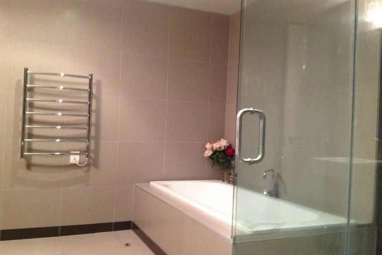 Photo of property in 71 Tamworth Crescent, Newlands, Wellington, 6037