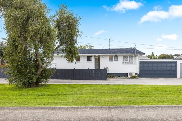 Photo of property in 1/18 Matipo Road, Te Atatu Peninsula, Auckland, 0610