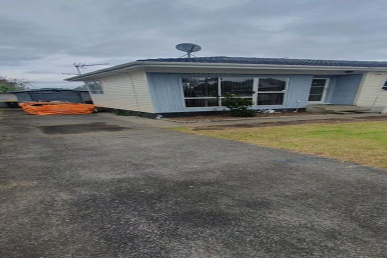 Photo of property in 23 Sunlands Drive, Manurewa, Auckland, 2102