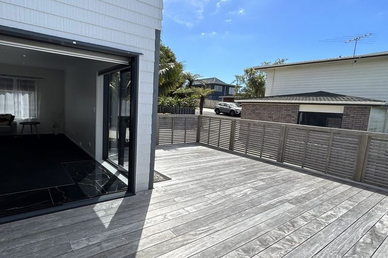 Photo of property in 3d Orchard Road, Browns Bay, Auckland, 0630