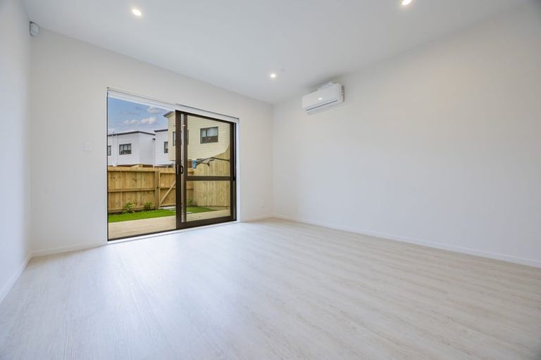 Photo of property in 2/35 Young Crescent, Drury, 2113