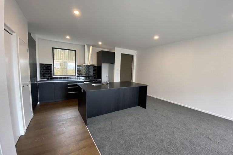 Photo of property in 62u4 Spenmoor Street, Newlands, Wellington, 6037