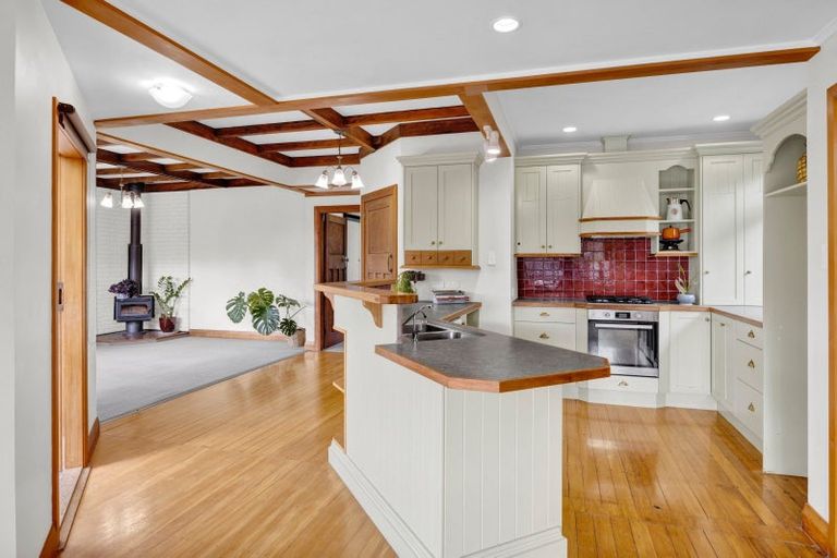 Photo of property in 27 Bonithon Avenue, Moturoa, New Plymouth, 4310