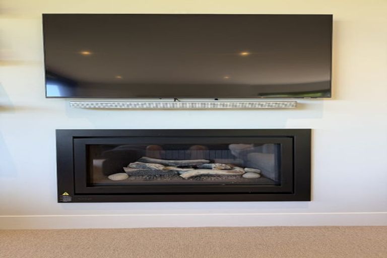 Photo of property in 31 Oakpark Place, West Harbour, Auckland, 0618