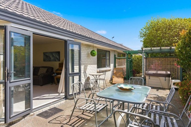 Photo of property in 5 Rimu Street, Waikanae, 5036