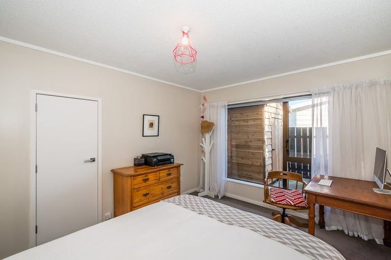 Photo of property in 7 Rodney Grove, Paraparaumu, 5032