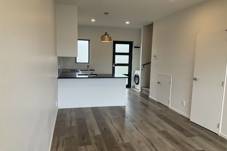 Photo of property in 9/41 Routley Drive, Glen Eden, Auckland, 0602