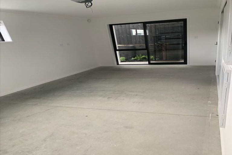 Photo of property in 3/1 Scott Road, Hobsonville, Auckland, 0616