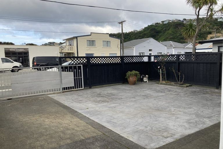 Photo of property in 10 Rua Street, Lyall Bay, Wellington, 6022