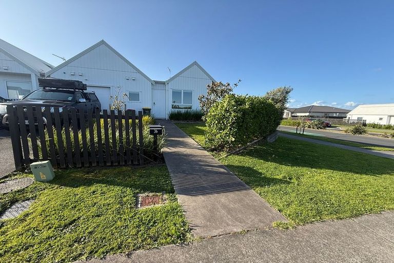 Photo of property in 36 Taikura Avenue, Red Beach, 0932