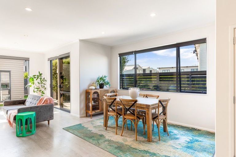 Photo of property in 14 Kotuku Lane, Hobsonville, Auckland, 0616