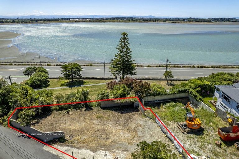 Photo of property in 1 The Brae, Mount Pleasant, Christchurch, 8081
