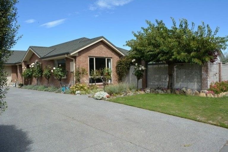 Photo of property in 3 Matua Place, Parklands, Christchurch, 8083