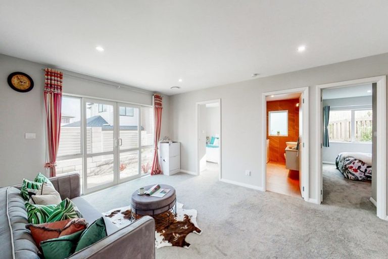 Photo of property in 12 Moko Lane, Greenhithe, Auckland, 0632
