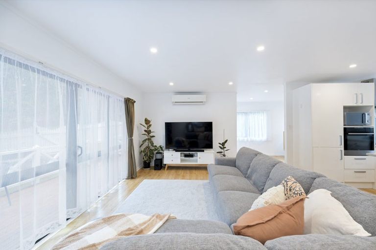 Photo of property in 50 Rhinevale Close, Henderson, Auckland, 0612