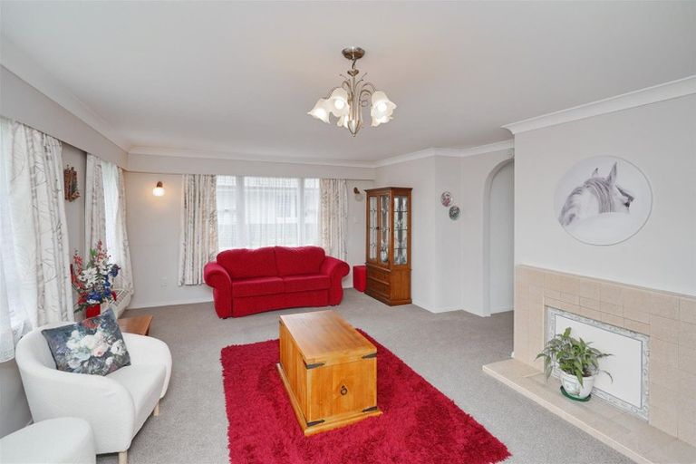 Photo of property in 14 Farquhars Road, Redwood, Christchurch, 8051