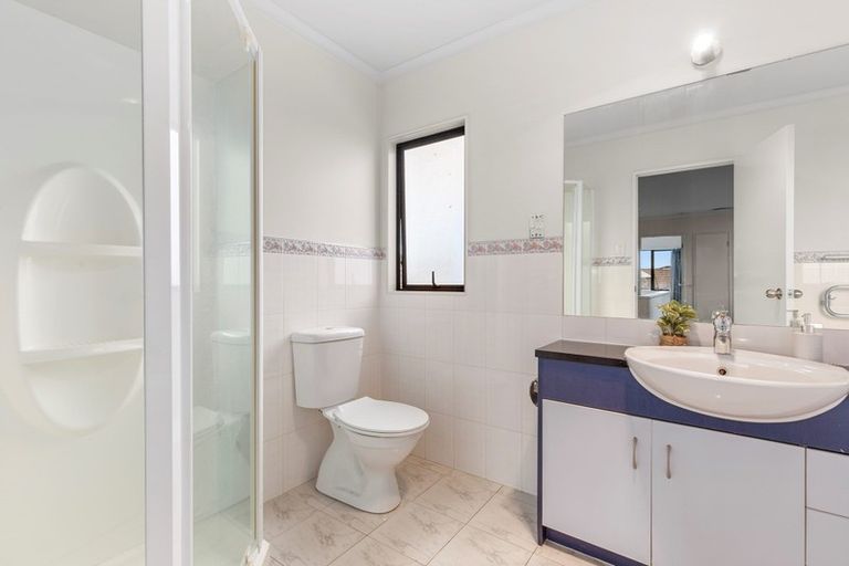 Photo of property in 16 Innisowen Place, Flat Bush, Auckland, 2019