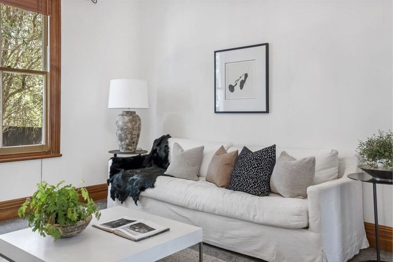 Photo of property in 12 Rodney Road, Northcote Point, Auckland, 0627