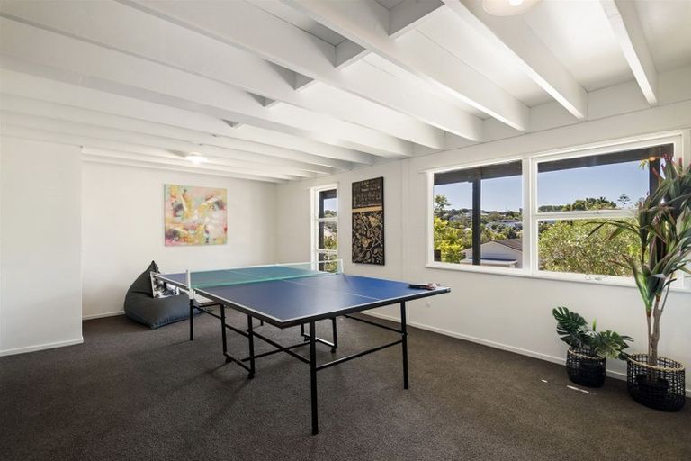 Photo of property in 33 Weatherly Road, Torbay, Auckland, 0630