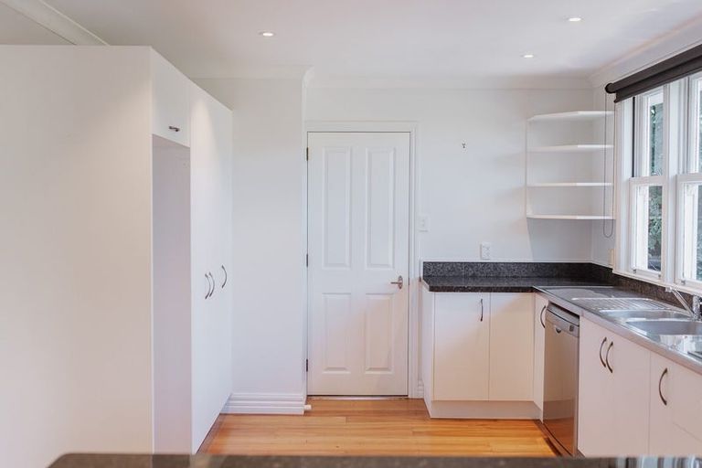 Photo of property in 2 Kohekohe Road, Waikanae, 5036