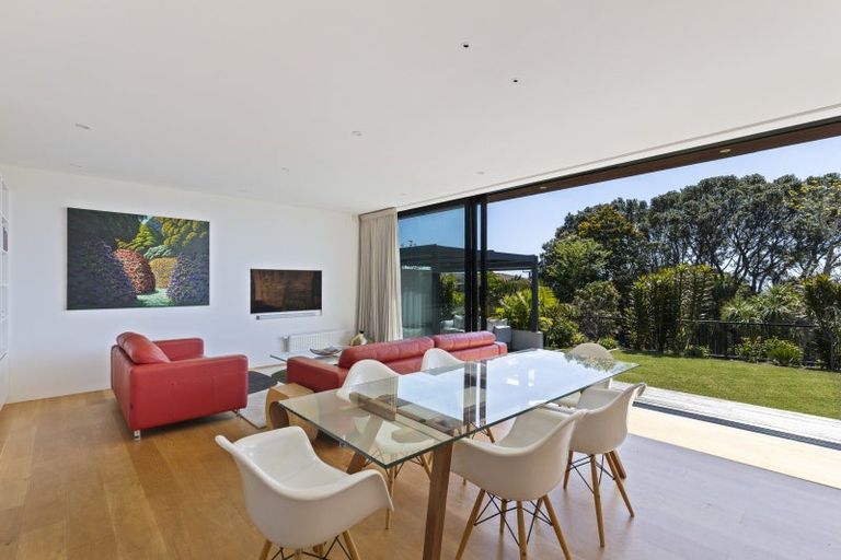 Photo of property in 5 Barrett Road, Spotswood, New Plymouth, 4310