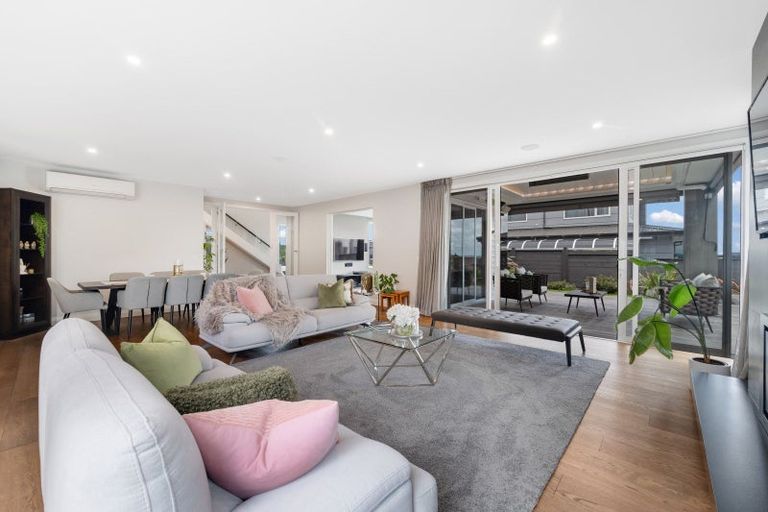 Photo of property in 62 Armstrong Farm Drive, East Tamaki Heights, Auckland, 2016