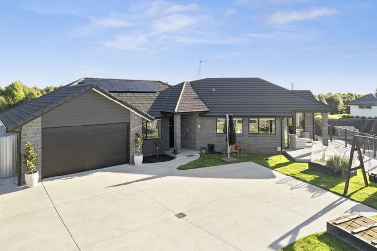 Photo of property in 15 Mike Smith Drive, Cambridge, 3434