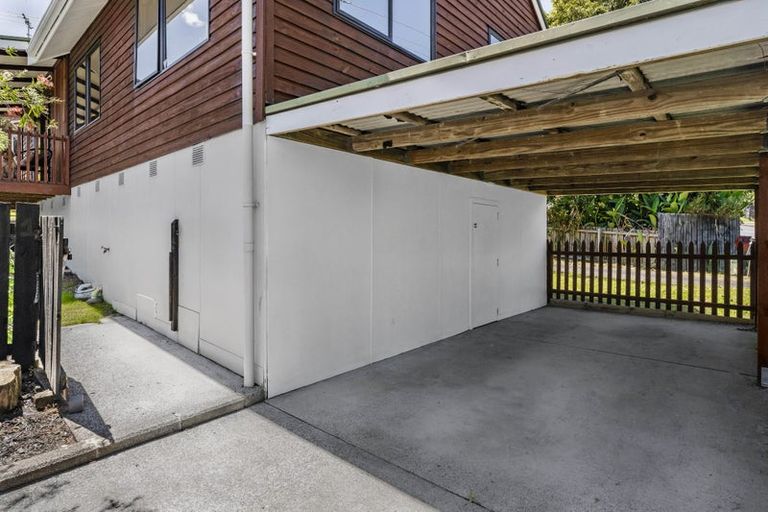 Photo of property in 1/85 Kaurilands Road, Titirangi, Auckland, 0604