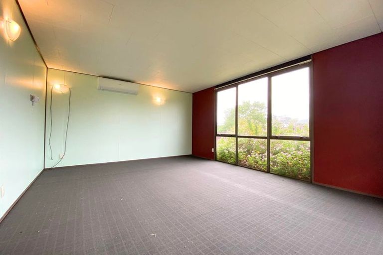 Photo of property in 141 Moire Road, West Harbour, Auckland, 0618
