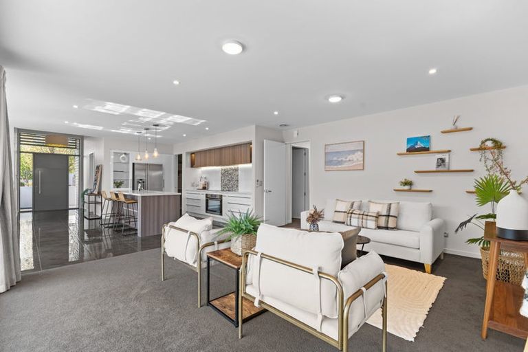 Photo of property in 14 Crown Close, Prebbleton, 7604