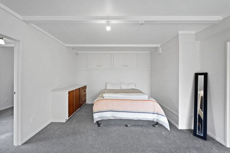Photo of property in 18 Borrowdace Avenue, Botany Downs, Auckland, 2010
