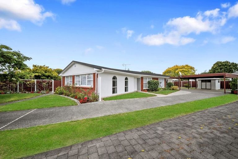 Photo of property in 10 Alf Walker Place, Papakura, 2110