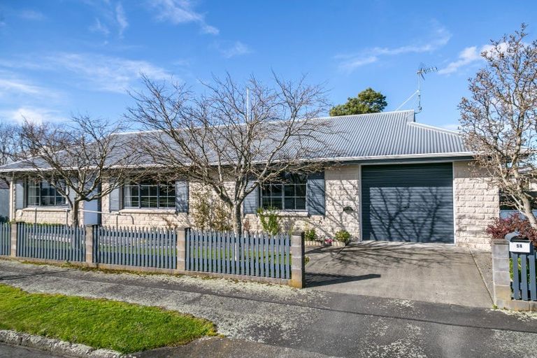 Photo of property in 54 Cambridge Terrace, Masterton, 5810