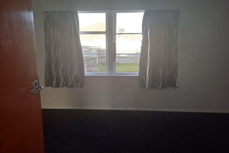 Photo of property in 20 Winchester Street, Levin, 5510