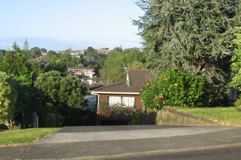 Photo of property in 2/70 Stanaway Street, Hillcrest, Auckland, 0627