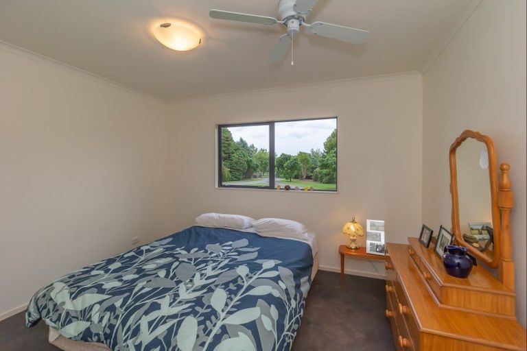 Photo of property in 14 Pohutukawa Drive, Levin, 5571