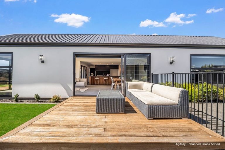 Photo of property in 17 Angus Place, Rangiora, 7400