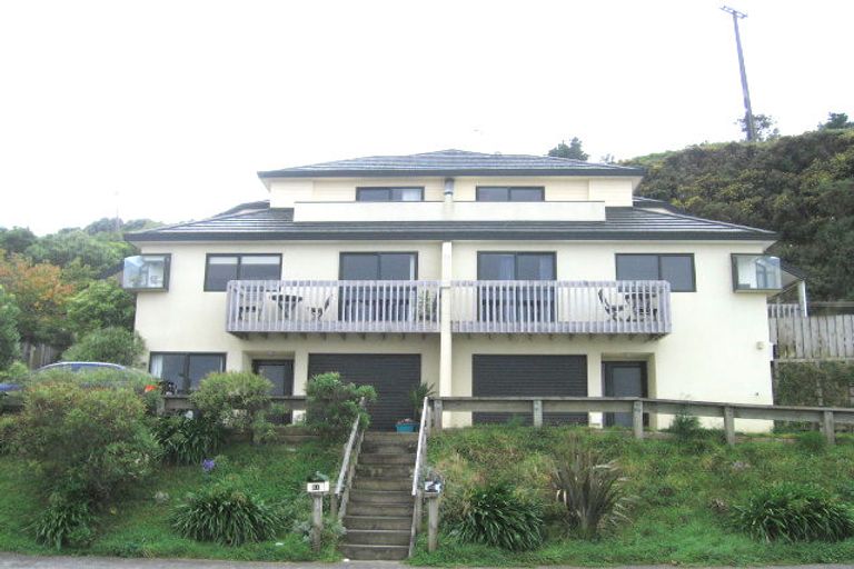 Photo of property in 21 Ladbrooke Drive, Newlands, Wellington, 6037