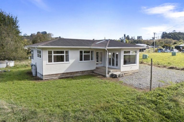 Photo of property in 14 Gordon Terrace, Hunterville, 4730