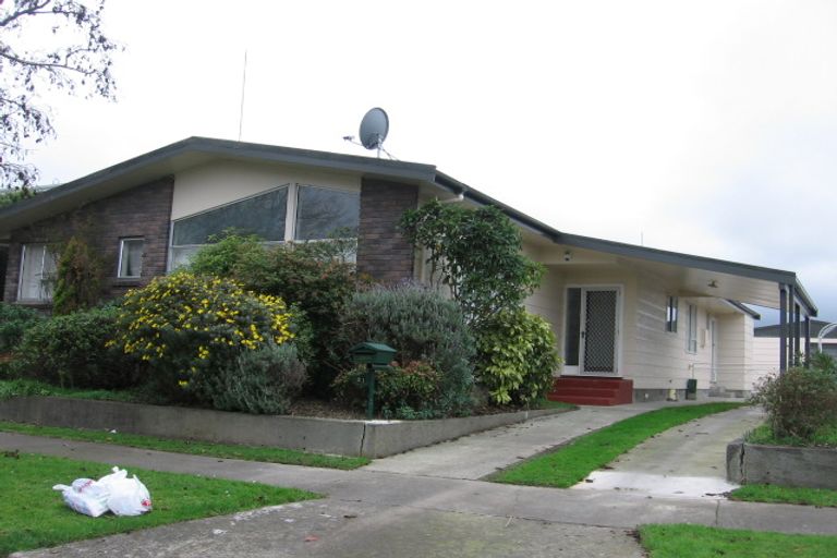 Photo of property in 21 Hillcrest Drive, Kelvin Grove, Palmerston North, 4414