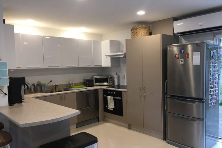 Photo of property in 33u2 Hiropi Street, Newtown, Wellington, 6021