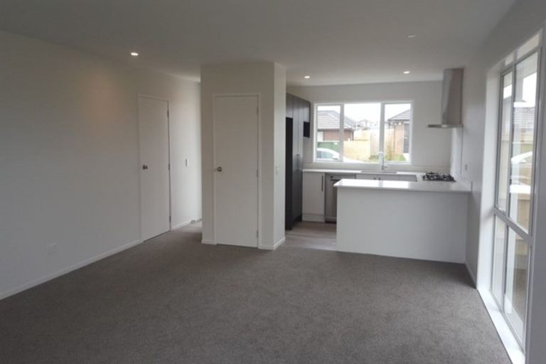 Photo of property in 16 Perla Road, Pukekohe, 2120