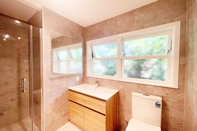 Photo of property in 12 Megan Avenue, Pakuranga Heights, Auckland, 2010