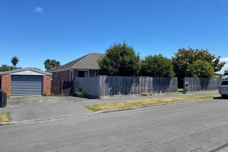 Photo of property in 1/2 Ketton Place, St Albans, Christchurch, 8052