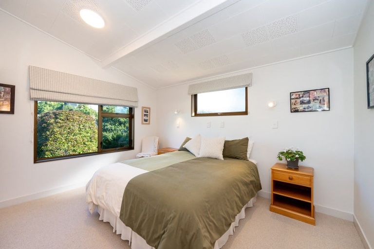 Photo of property in 33 Enfield Road, Hospital Hill, Napier, 4110