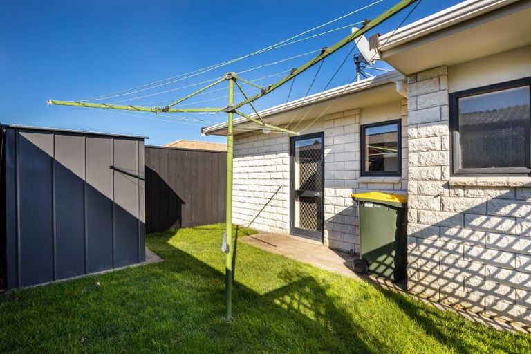 Photo of property in 1 Mangorei Road, Merrilands, New Plymouth, 4312