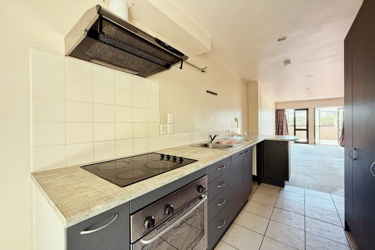 Photo of property in 3/7 Pannill Place, Oteha, Auckland, 0632